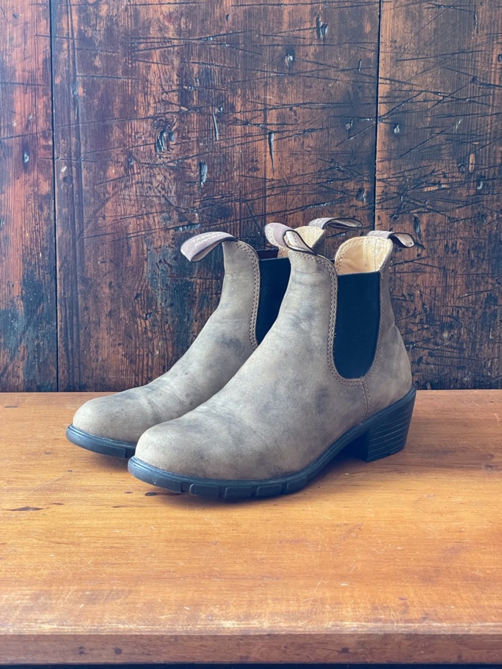 Blundstone 1677 Rustic Brown Chelsea Boots Women's 7.5 US